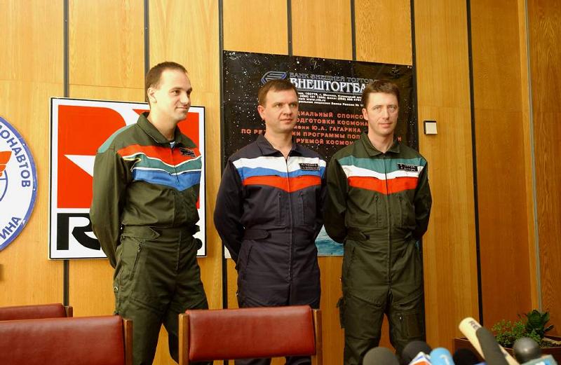 Three spacemen